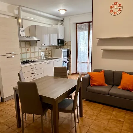 Gubbiotti Bilocale Porto SantʼElpidio